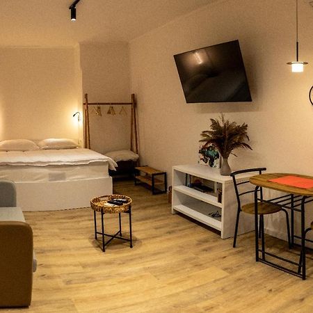 Blloku Studio Apartament 地拉那 外观 照片