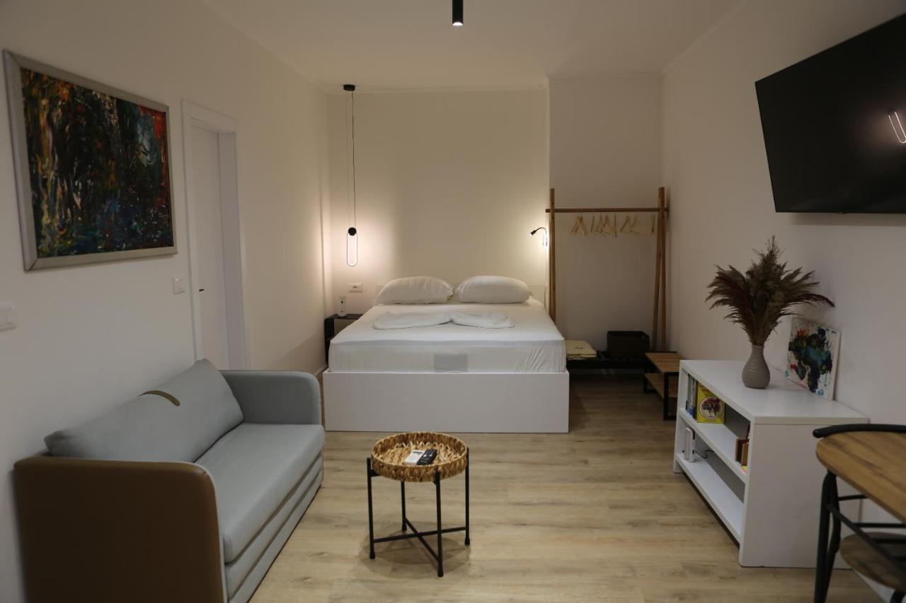 Blloku Studio Apartament 地拉那 外观 照片