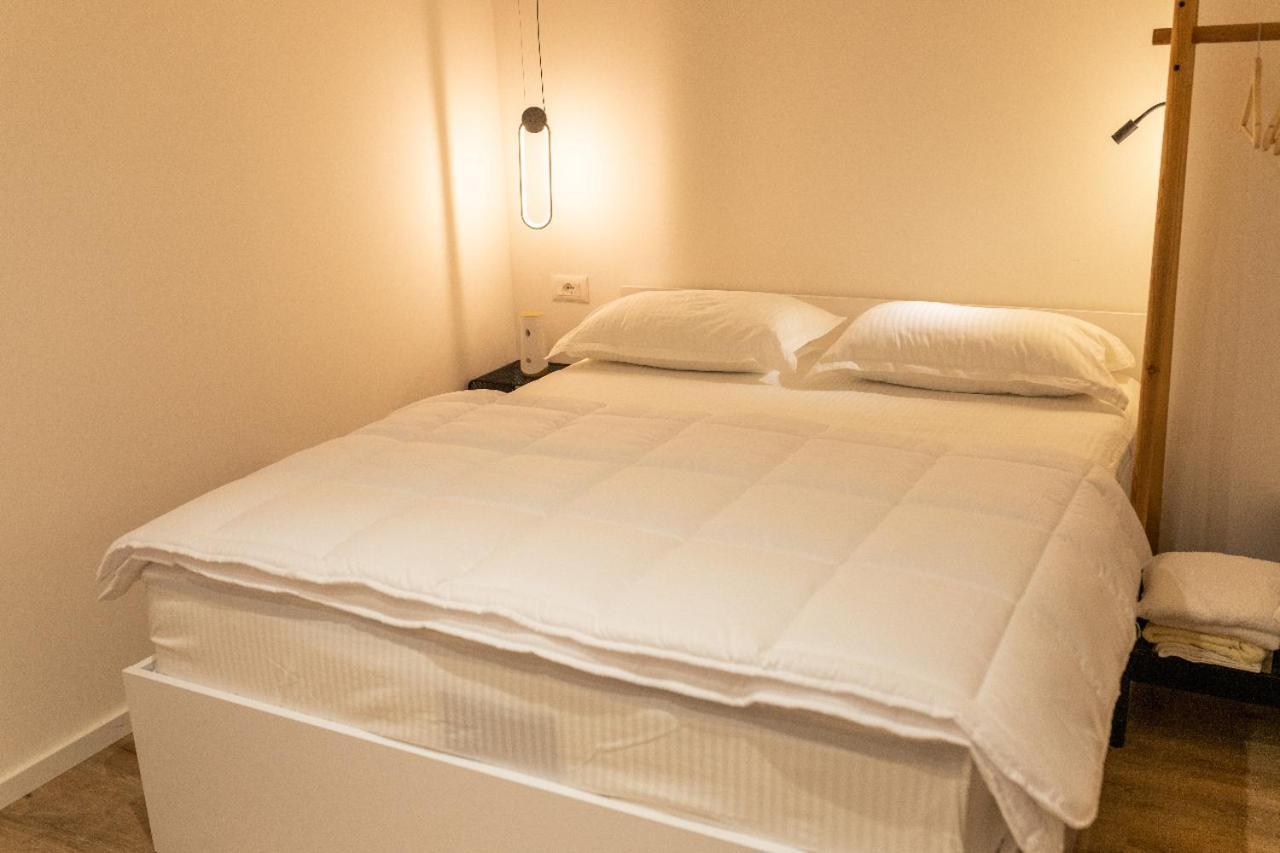 Blloku Studio Apartament 地拉那 外观 照片